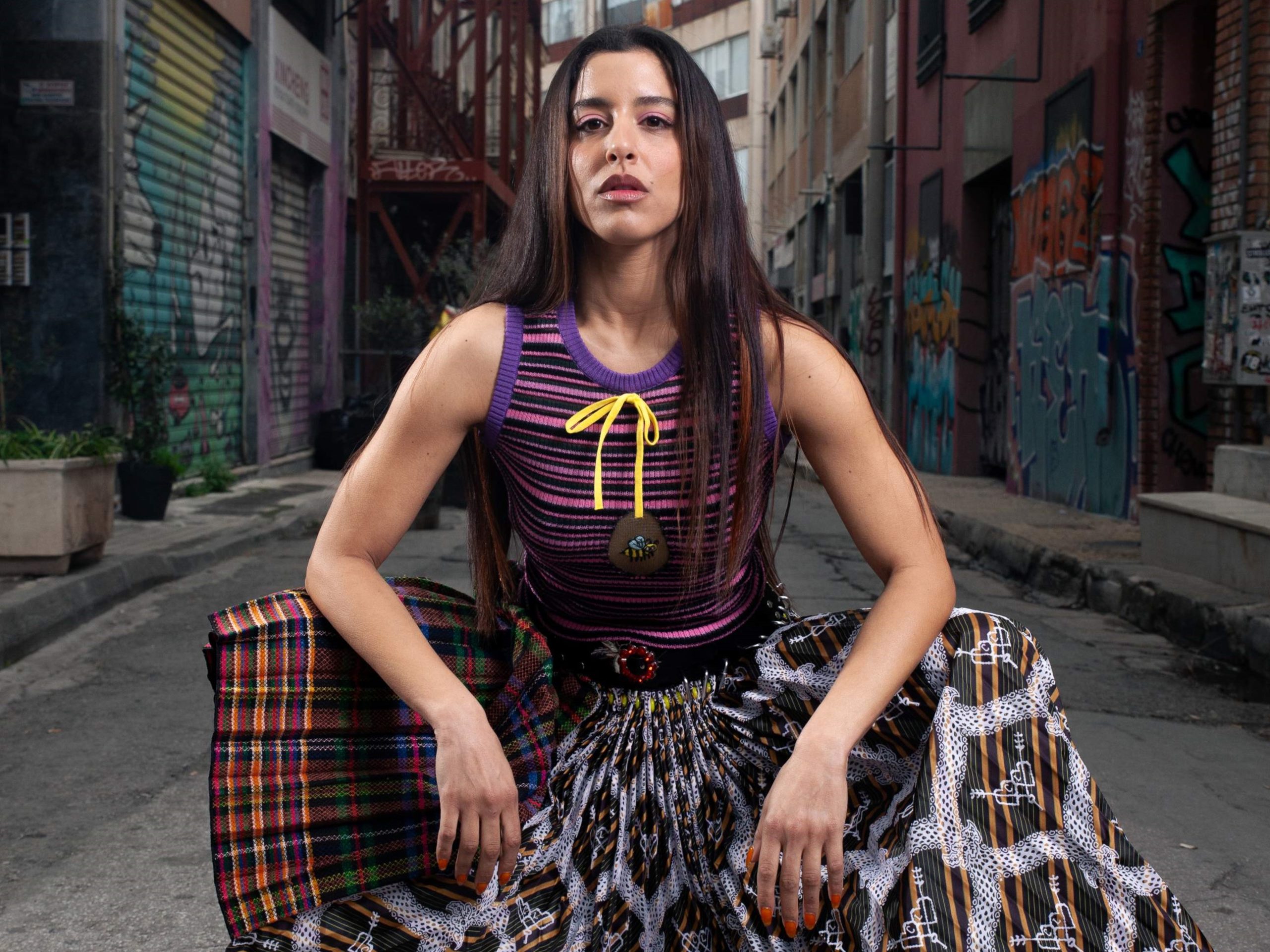 Μαρίνα Σάττι: Tο νέο official visualizer γυρίστηκε σε πανηγύρι στο Κορωπί- ΒΙΝΤΕΟ