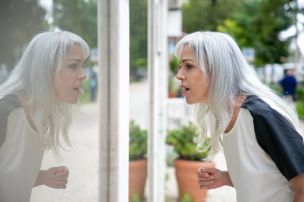 Η γειτόνισσα - εφιάλτης που μετακινεί τους κάδους πήρε ένα καλό μάθημα – η εκδίκηση ήταν «όλα τα λεφτά».