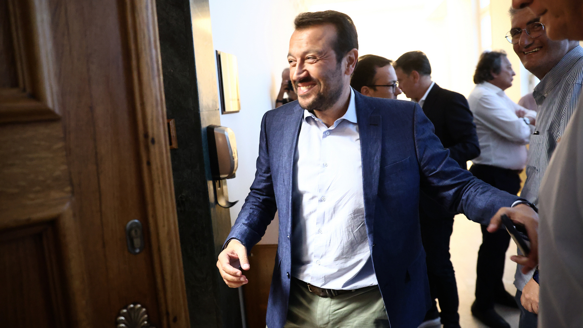 Νίκος Παππάς: «Όλοι οι βουλευτές είμαστε μαζί ανεξαρτήτως τι ψηφίσαμε» – Τι δήλωσε η Βούλα Κεχαγιά