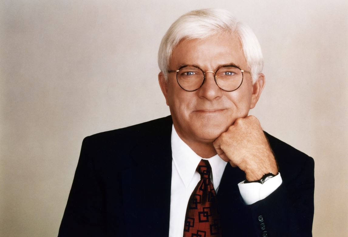 ΗΠΑ: Πέθανε ο παρουσιαστής Φιλ Ντόναχιου – Είχε φέρει επανάσταση στην τηλεόραση την δεκαετία του ’70