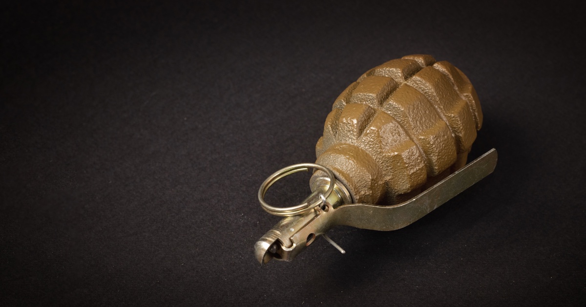 Χαλκίδα: Χειροβομβίδα εντοπίστηκε 14 μέτρα από την ακτή