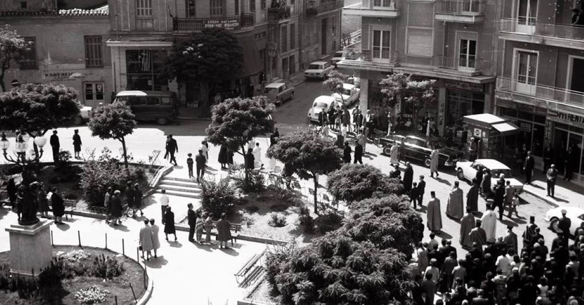 Κουίζ για την παλιά Αθήνα: Αναγνωρίζετε την πλατεία; Είναι από τις πιο γνωστές