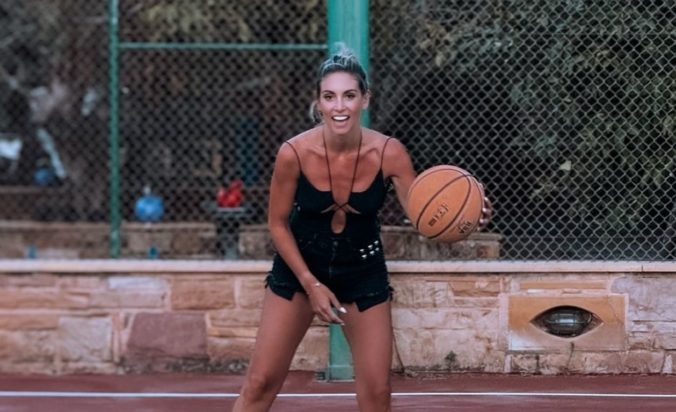 Αθηνά Οικονομάκου