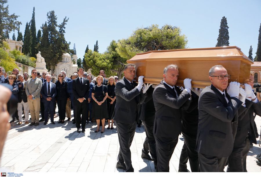 Πρίγκιπας Μιχαήλ: Στο 1ο Νεκροταφείο η κηδεία του – Ποιοι έδωσαν το «παρών»