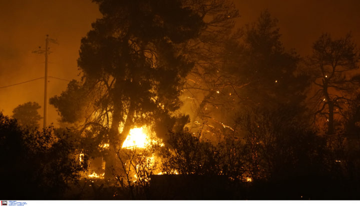 Φωτιά Αττική βράδυ