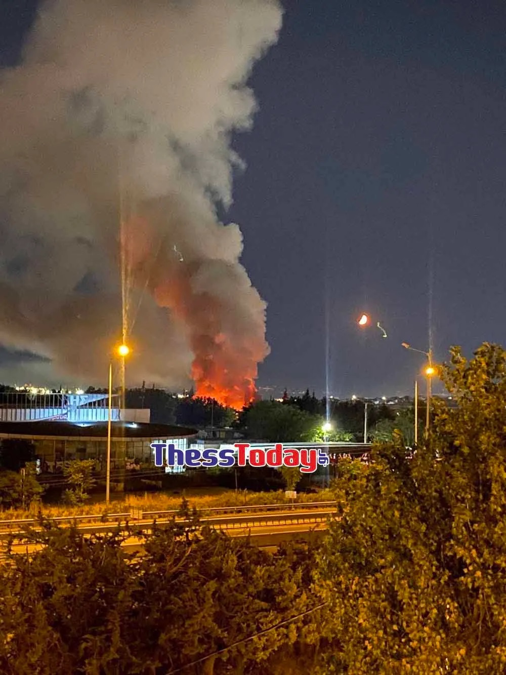 Φωτιά Θεσσαλονίκη στρατόπεδο