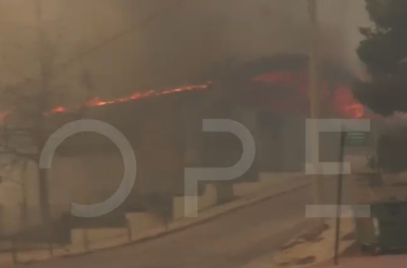 Φωτιά στη βορειοανατολική Αττική: Καίγεται σχολείο στη Νέα Πεντέλη