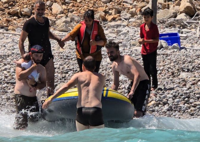 Δήμαρχος Τήλου: Υποδεχτήκαμε 2.000 μετανάστες μέσα σε λίγους μήνες – Ο Ιωνάς ήταν ήρεμος σαν να ήταν μεγάλος άνθρωπος