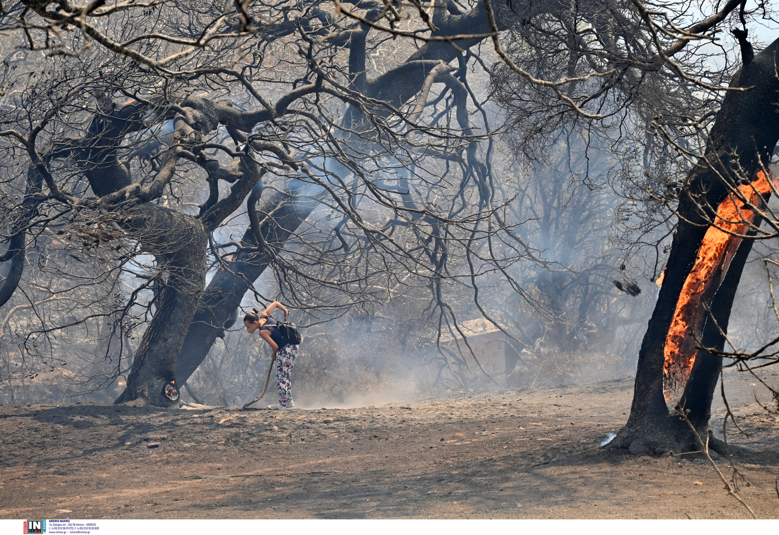 Αττική: Τι είναι το φαινόμενο των κηλιδώσεων που συνέβαλε στη ραγδαία εξάπλωση της φωτιάς – Πυρομετεωρολόγος εξηγεί