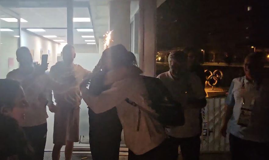 Εμμανουήλ Καραλής ολυμπιακό χωριό αποθέωση