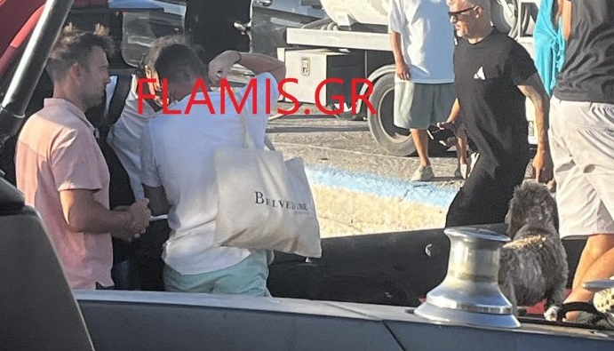 Στέφανος Κασσελάκης: Διακοπές στη Μύκονο με τον σύζυγό του Τάιλερ – Δείτε τις εικόνες από το ταχύπλοό του