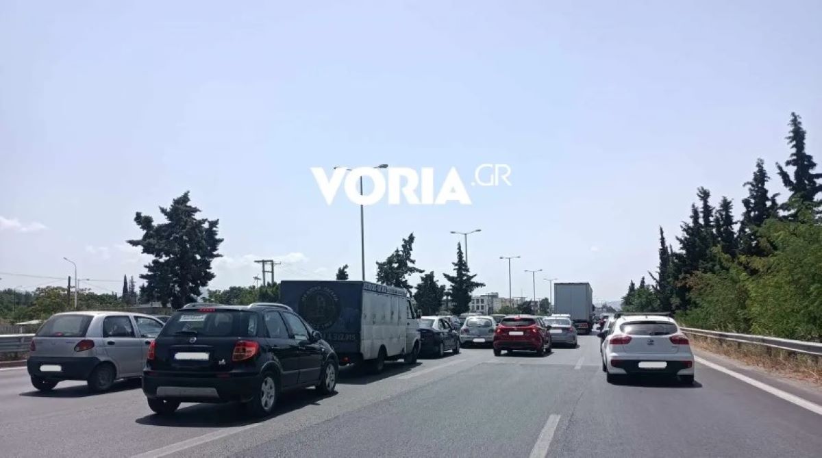 Θεσσαλονίκη: Σε εξέλιξη η έξοδος των εκδρομέων ενόψει του Δεκαπενταύγουστου – Μεγάλες καθυστερήσεις στα διόδια των Μαλγάρων