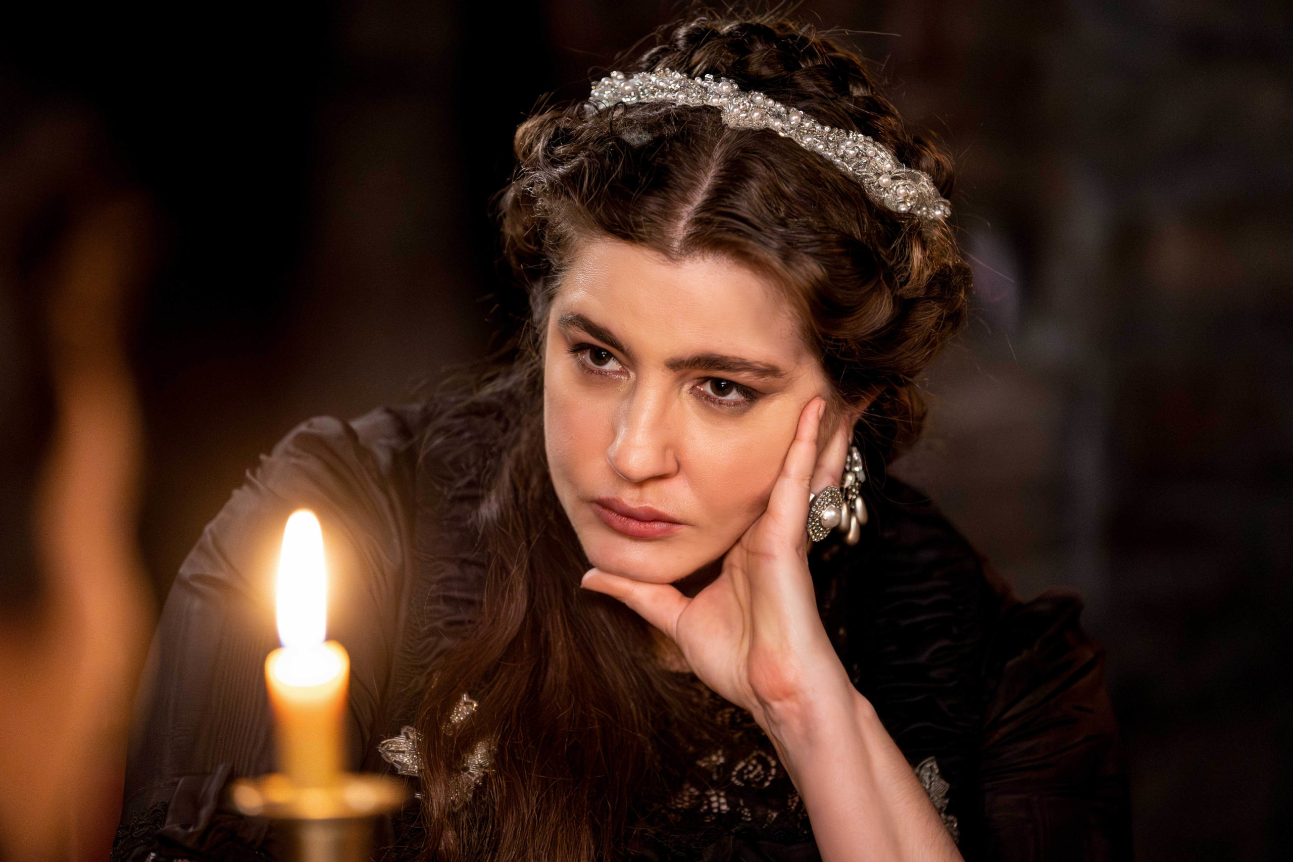 «Η Μάγισσα – Φλεγόμενη Καρδιά»: Φωτογραφίες από τα πρώτα γυρίσματα