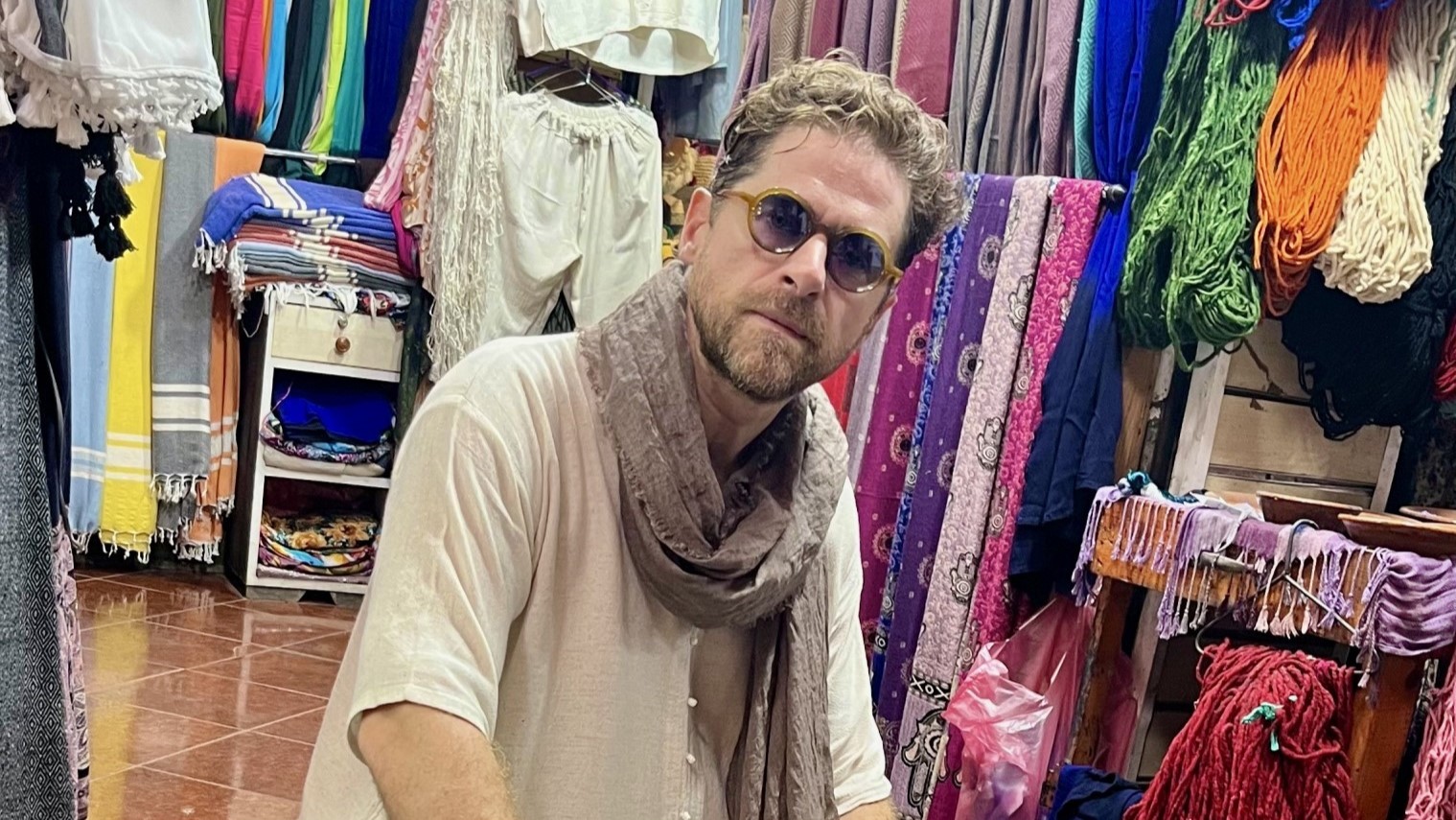 Δημήτρης Λάλος: Αγνώριστος ο «Μαθιός» στα γυρίσματα του «Τιμωρού» στο Μαρόκο