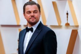 Leonardo Dicaprio - Δαχτυλίδι στη σύντροφό του