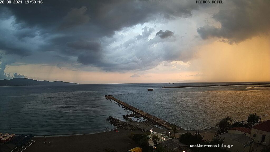 Κακοκαιρία: Κλείνει η παλαιά εθνική Κορίνθου – Πατρών στο ύψος του Αιγίου – Προβλήματα από μπουρίνι στην Καλαμάτα