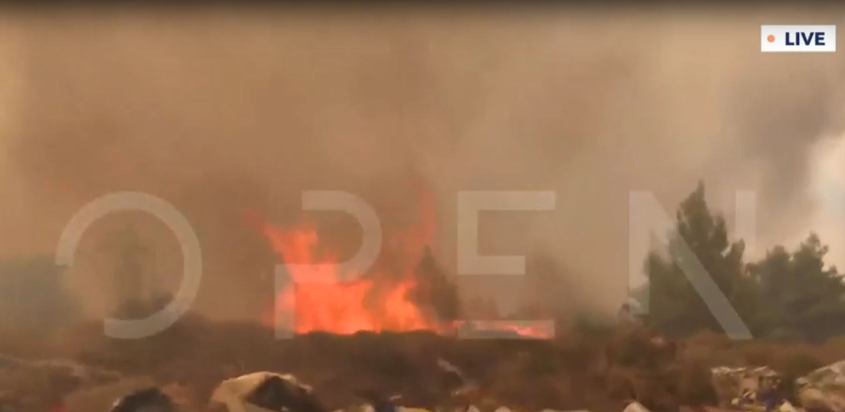 Φωτιά στον Βαρνάβα: Η στιγμή που οι φλόγες απείλησαν τηλεοπτικό συνεργείο – Βίντεο