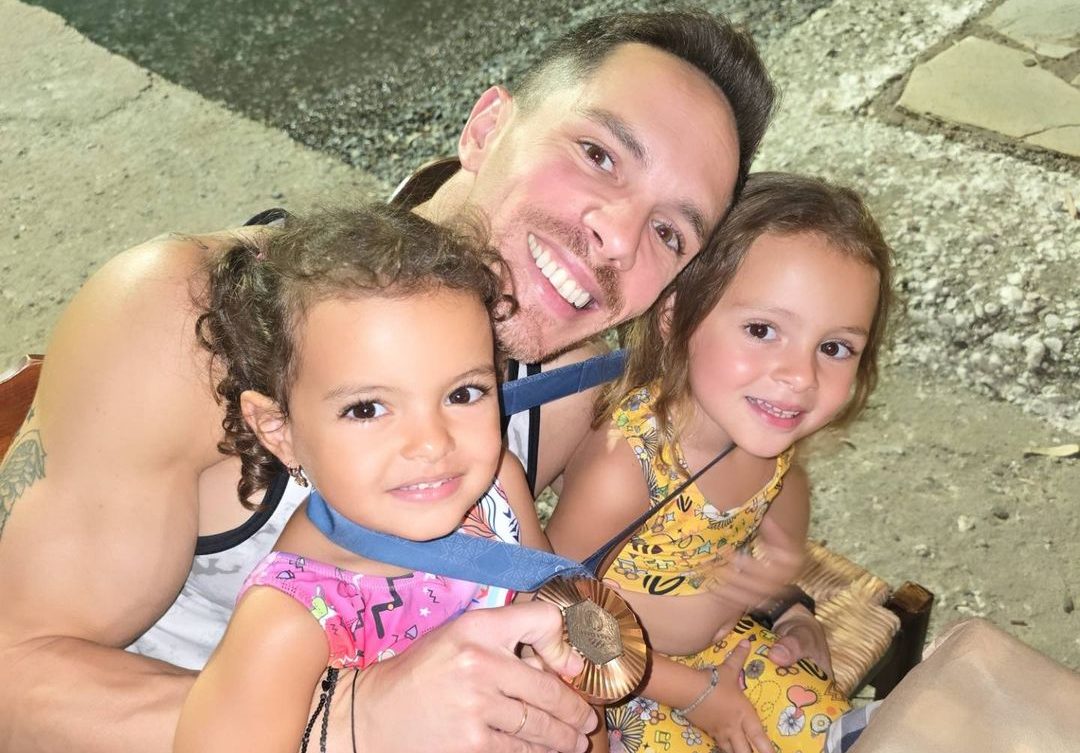 Λευτέρης Πετρούνιας Υποδοχή