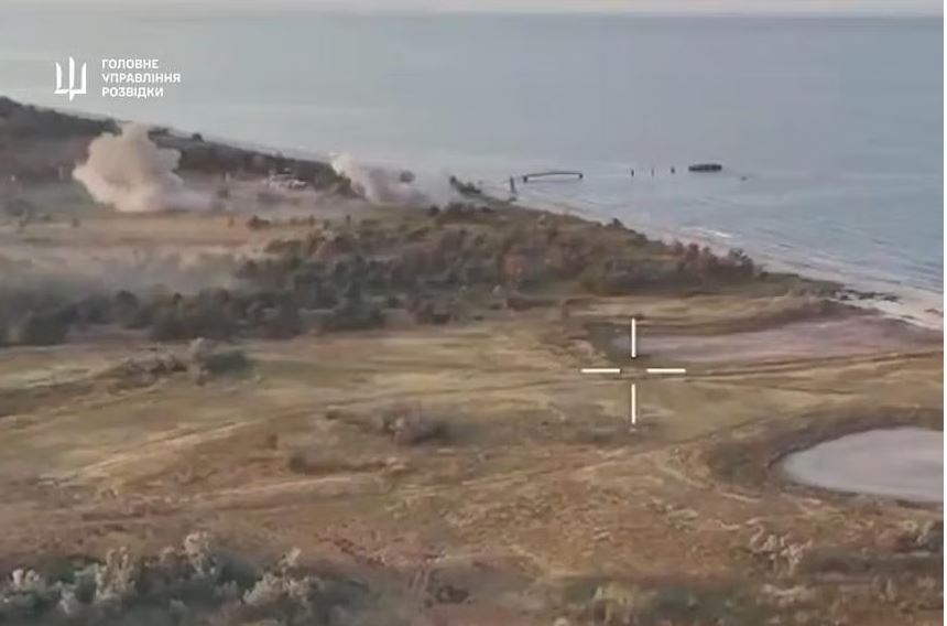 Ουκρανία: Καταδρομείς έκαναν επιδρομή σε κατεχόμενη από την Ρωσία χερσόνησο – Φωτό και Βίντεο