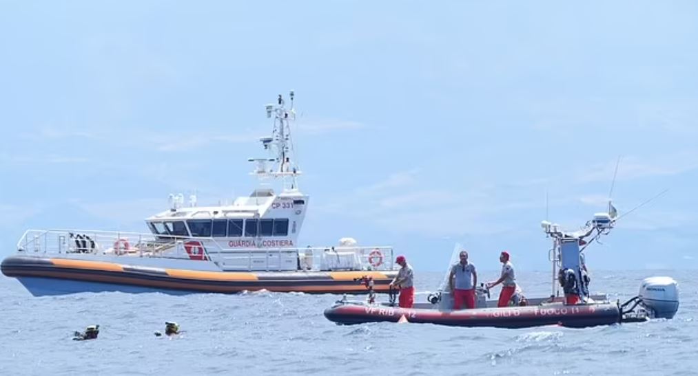 Σικελία: Αξιοσέβαστος στη Μεσόγειο ο καπετάνιος του σούπερ γιοτ, λέει ο αδελφός του – Το σενάριο για τις ανοιχτές καταπακτές
