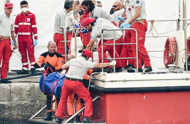 Ναυάγιο στη Σικελία: Ανασύρθηκε και πέμπτη σορός – Ανήκει στον Μάικ Λιντς