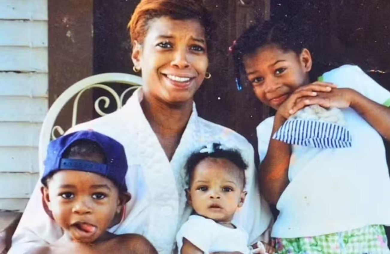 ΜΑΝΑ ΜΠΑΙΛΣ