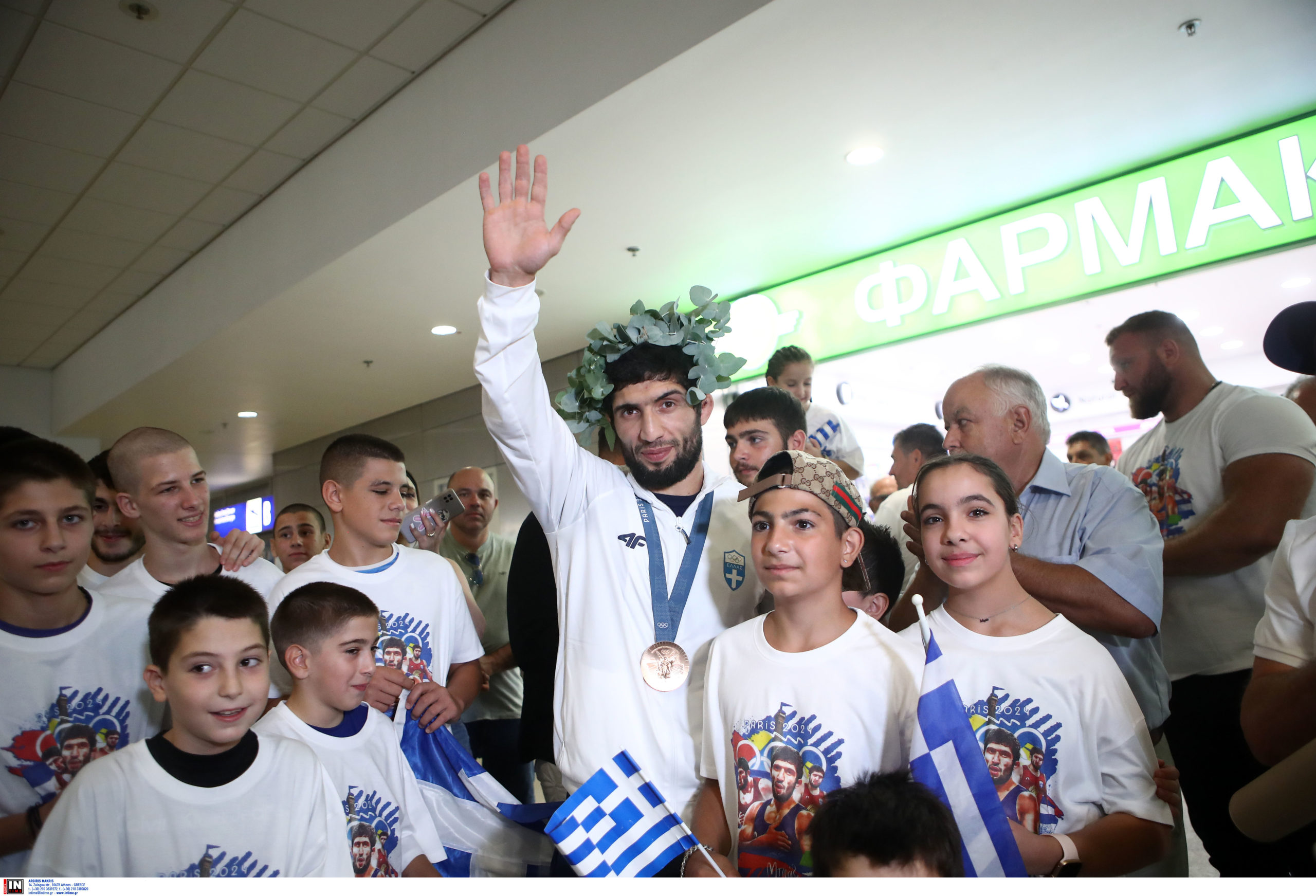 Ολυμπιακοί Αγώνες 2024: Επέστρεψε η Team Hellas από το Παρίσι – Θερμή υποδοχή και αποθέωση στο αεροδρόμιο – ΦΩΤΟ