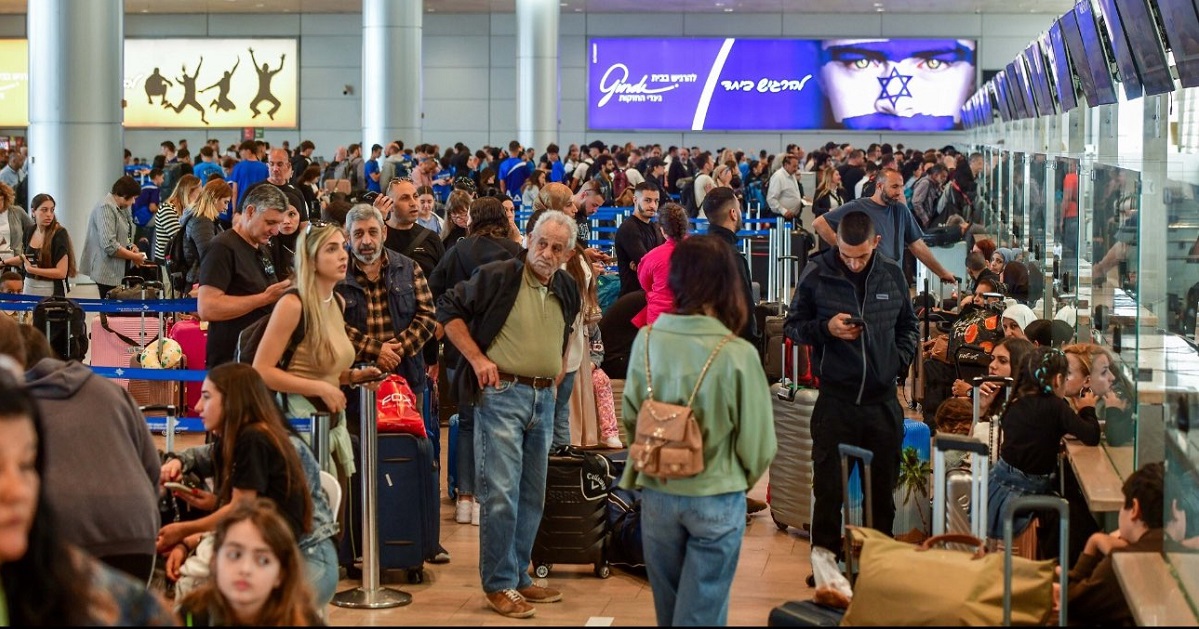 Χάος στο Τελ Αβίβ: Χιλιάδες επιβάτες προσπαθούν να φύγουν από τη χώρα – Αερομεταφορείς αναστέλλουν τη σύνδεση με το Ισραήλ