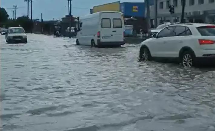 Κακοκαιρία: Σφοδρή χαλαζόπτωση σε Θεσσαλονίκη, Κέρκυρα και Καστοριά – ΦΩΤΟ και ΒΙΝΤΕΟ