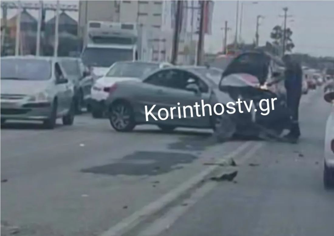 Σοβαρό τροχαίο στην παλιά εθνική οδό Κορίνθου-Πατρών: Ανατροπή δίκυκλου έπειτα από σύγκρουση με αυτοκίνητο – ΒΙΝΤΕΟ