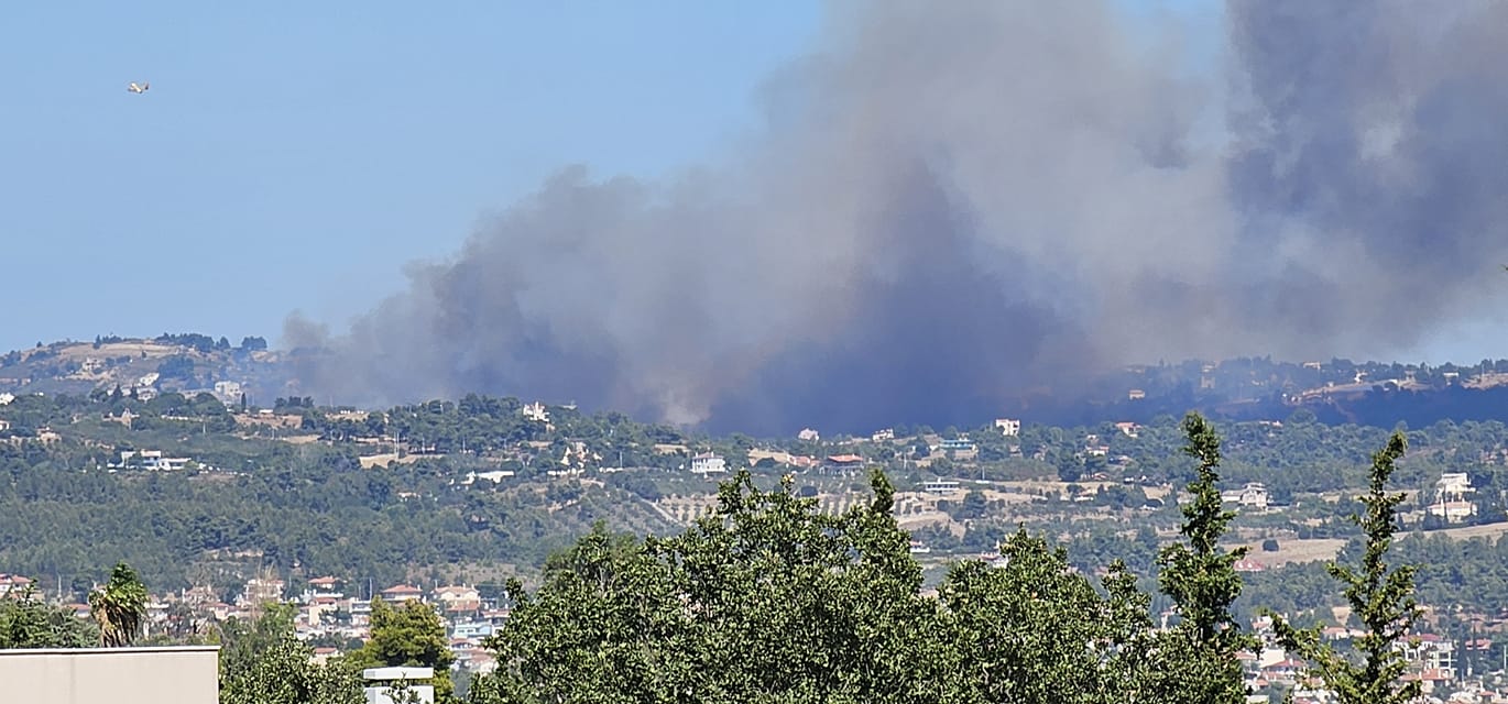 Φωτιές: Κυκλοφοριακές ρυθμίσεις σε Βαρνάβα και Μέγαρα