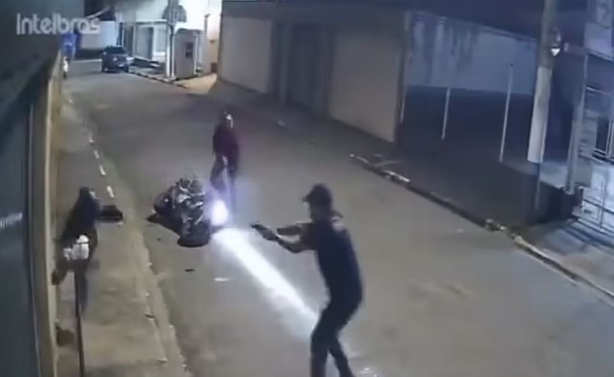 Άνδρας αφόπλισε 16χρονο ληστή και τον σκότωσε – ΒΙΝΤΕΟ