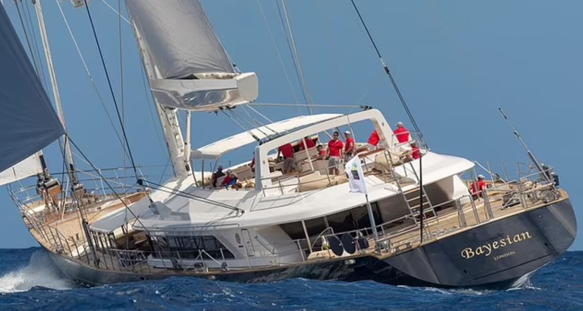 Ιταλία: Ολονύχτιες έρευνες για τους αγνοούμενους του υπερπολυτελούς γιοτ – Πώς το πάρτι για την αθώωση του μεγιστάνα μετατράπηκε σε τραγωδία