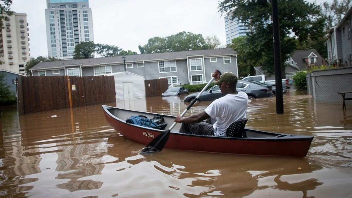 ΗΠΑ: Τουλάχιστον 44 νεκροί από το πέρασμα του τυφώνα Ελίν – Eξασθένησε πλέον σε τροπική καταιγίδα