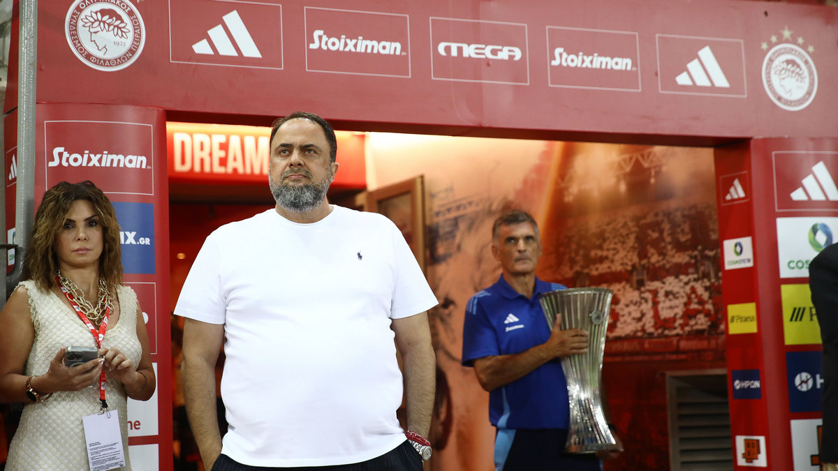 Βαγγέλης Μαρινάκης: «Γκάζια» στους παίκτες του Ολυμπιακού – «Σταματήστε να μιλάτε μόνο για τα συμβόλαιά σας και παίξτε ποδόσφαιρο»