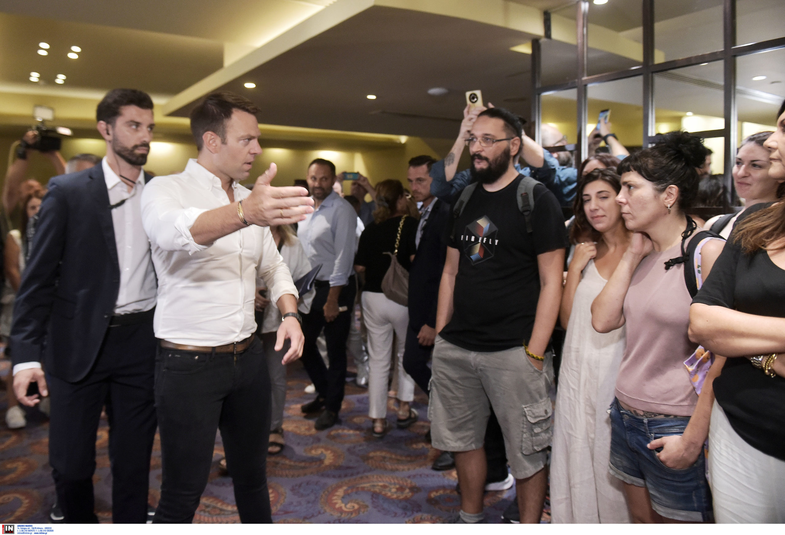 ΣΥΡΙΖΑ: Ένταση με εργαζόμενους της Αυγής μέσα στην Κεντρική Eπιτροπή – Η παρέμβαση Κασσελάκη