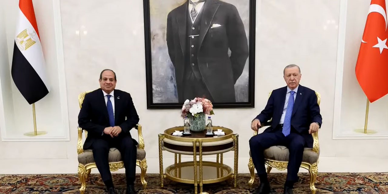 Τουρκία: Τι σημαίνει η επίσκεψη αλ Σίσι στην Άγκυρα – Η θερμή υποδοχή του Αιγύπτιου Προέδρου από τον Ερντογάν
