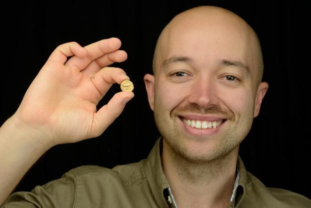 Ο George Ridgway, ερασιτέχνης αρχαιολόγος, γνώριζε ότι κάποτε, κοντά από το αγρόκτημα, περνούσε ένας ρωμαϊκός δρόμος και πίστευε ότι κάτι το αξιόλογο θα έκρυβε.Φωτογραφία: Noonans Auctions