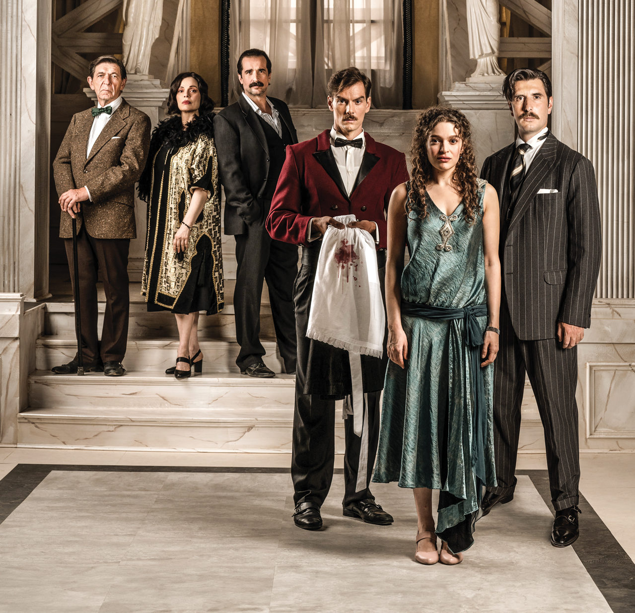 «Grand Hotel»: Ο Πέτρος ανακαλύπτει στα πράγματα της Βασιλικής ένα νέο σημαντικό στοιχείο