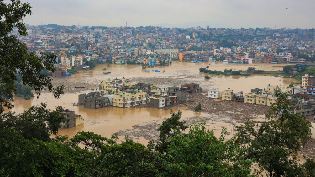 Νεπάλ: Περισσότεροι από 100 νεκροί και 64 αγνοούμενοι εξαιτίας πλημμυρών και κατολισθήσεων