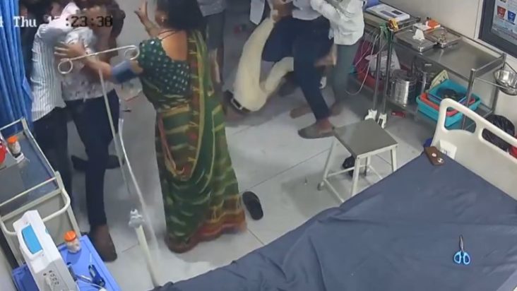 ΙΝΔΙΑ ΓΙΑΤΡΟΣ