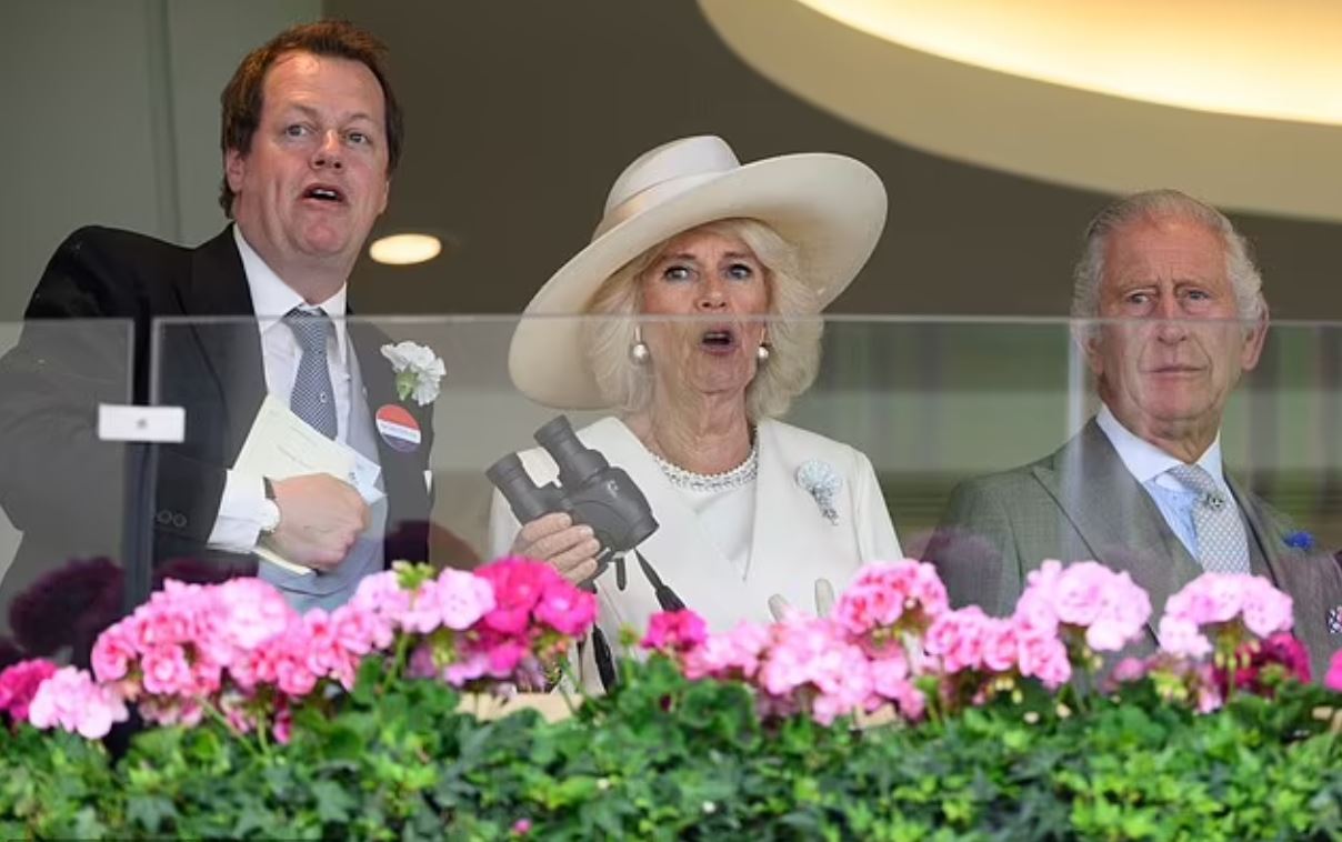 Καμίλα: Οι αποκαλύψεις του γιου της για τον βασιλιά Κάρολο και τους πρίγκιπες Ουίλιαμ και Χάρι