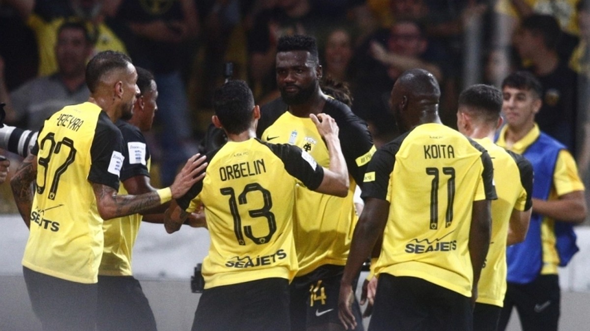 Super League: Μόνη πρώτη η ΑΕΚ μετά την ήττα του ΠΑΟΚ – Τα αποτελέσματα, η βαθμολογία και η επόμενη αγωνιστική