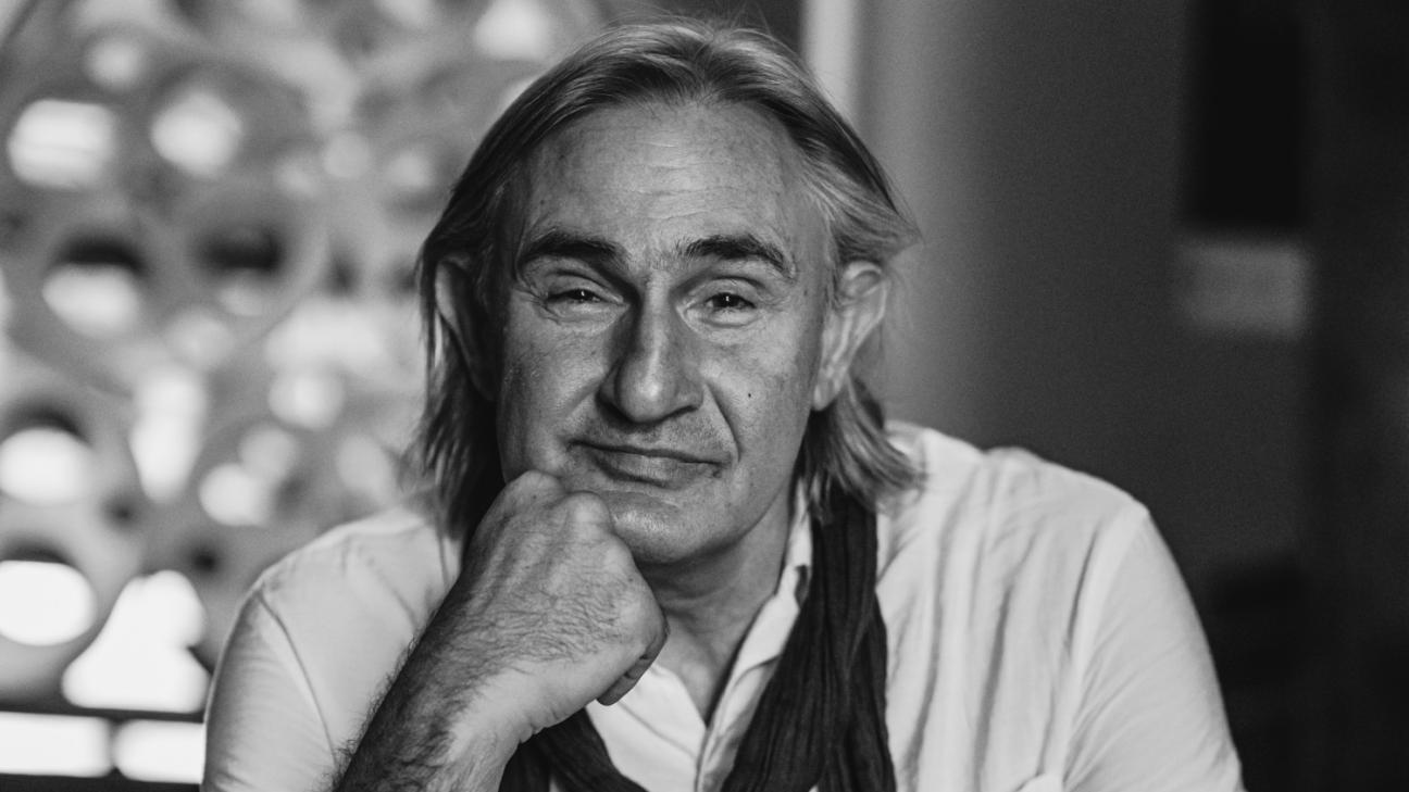 Άκης Σακελλαρίου: Το ατύχημα τον κρατά μακριά από το θέατρο – Αναβάλλεται η συνεργασία του με τον Κωνσταντίνο Μαρκουλάκη