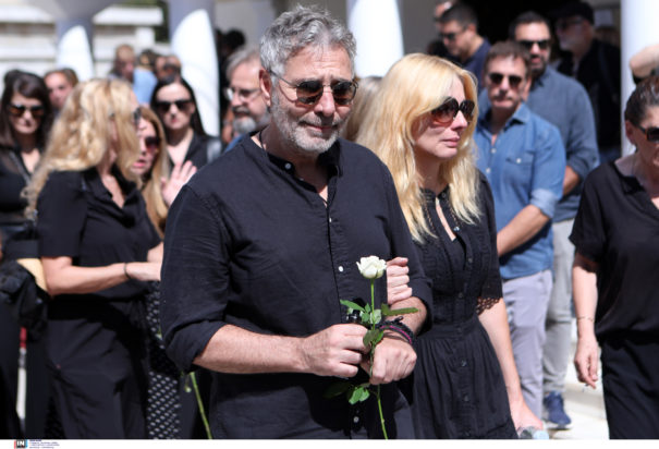 Ντίνος Καρύδης - Κηδεία