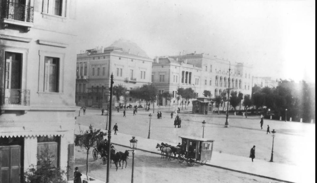 Κουίζ για την παλιά Αθήνα: Αναγνωρίζετε την πλατεία; Έχετε περάσει 100% από εκεί