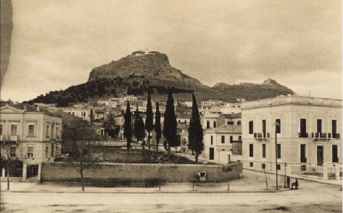 Κουίζ για την παλιά Αθήνα: Αναγνωρίζετε την οδό; Είναι από τις πιο γνωστές