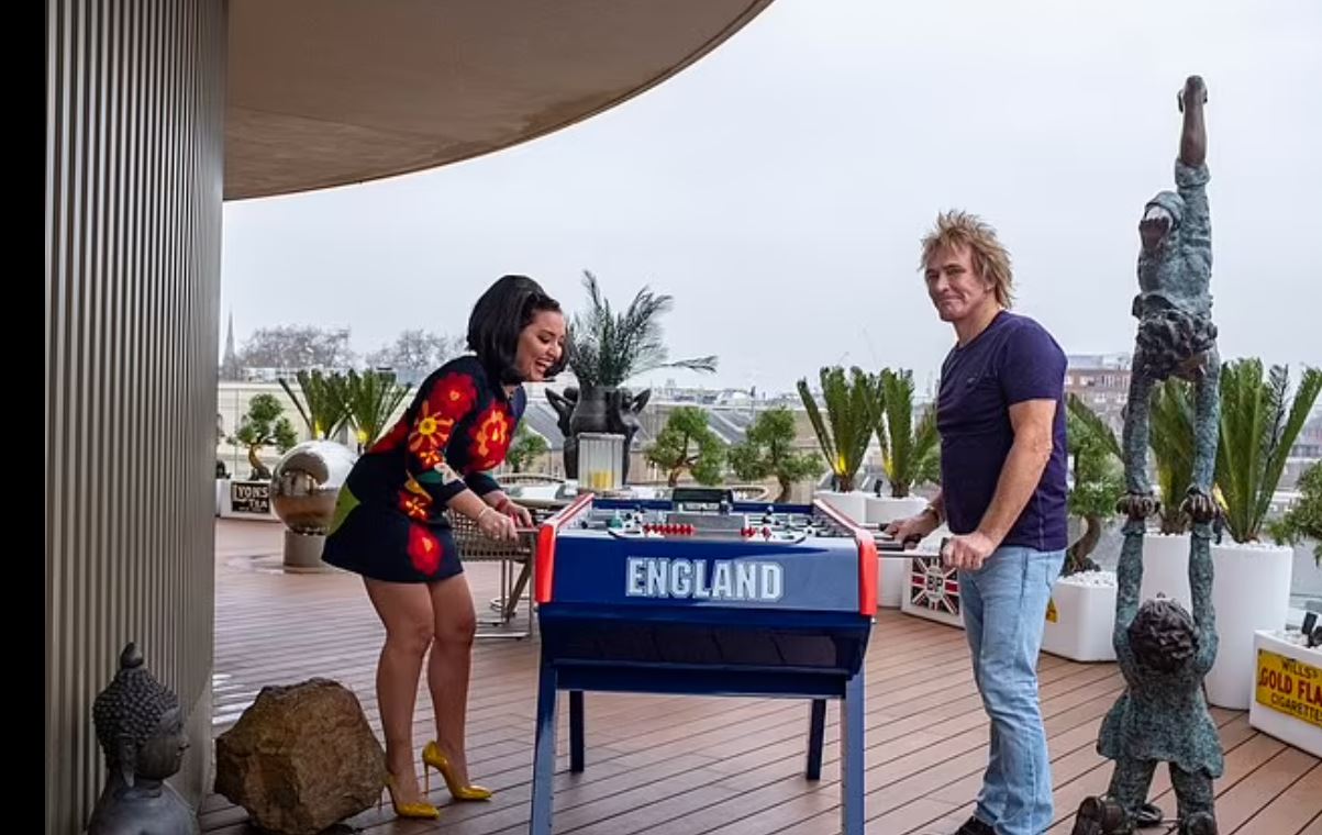 Βρετανία: Ο πλουσιότερος υδραυλικός της χώρας πουλάει το σπίτι του και φεύγει –  Η αξία του, η απεριόριστη θέα και ο λόγος που το αφήνει