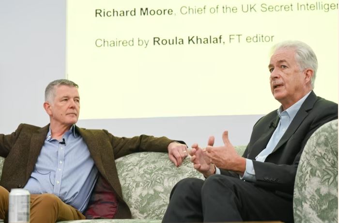 Financial Times: Πώς βλέπουν τους πολέμους σε Ουκρανία και Γάζα οι επικεφαλής της CIA και της MI6 – Η στιγμή που ο κόσμος πλησίασε στην χρήση πυρηνικών όπλων