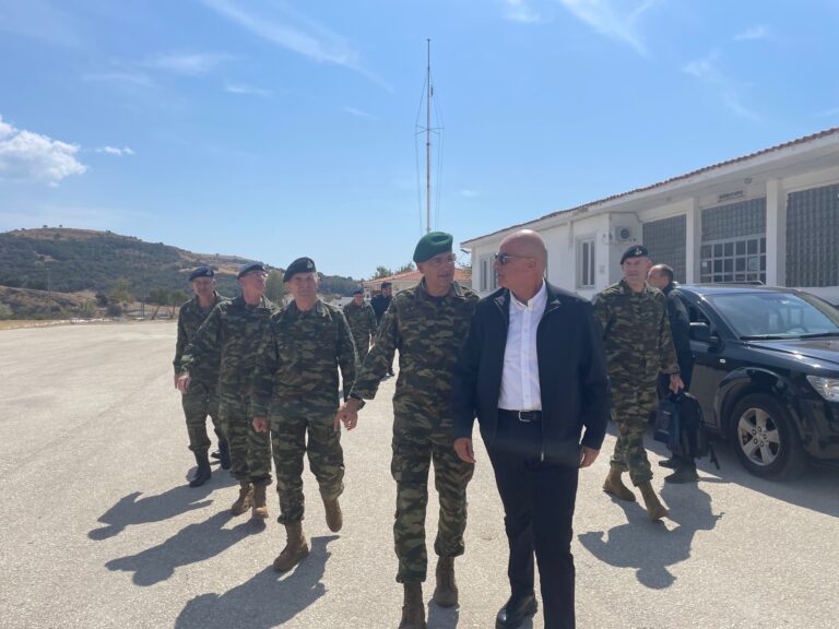 Δένδιας από Αλεξανδρούπολη: «Ύψιστη προτεραιότητα η αμυντική θωράκιση του Έβρου και της Θράκης»